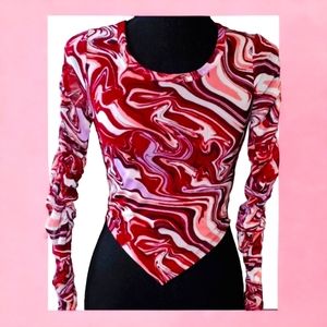 RICH WINE SWIRL CROP TOP